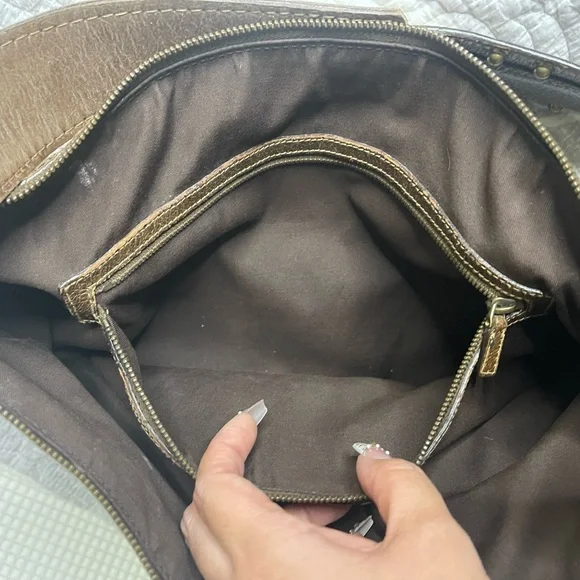 Authentic Vintage Gucci Crossbody Bag - Picture 14 of 16